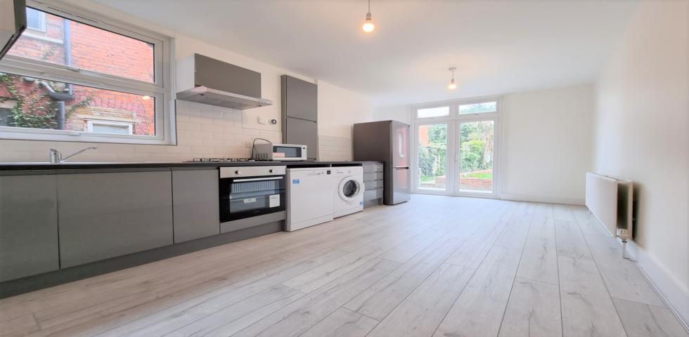 			4 Bedroom, 1 bath, 1 reception Terraced House			 Harlesden Road, Harlesden